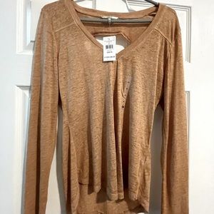 NWT- Buckle- BKE- women’s long sleeve shirt sz M